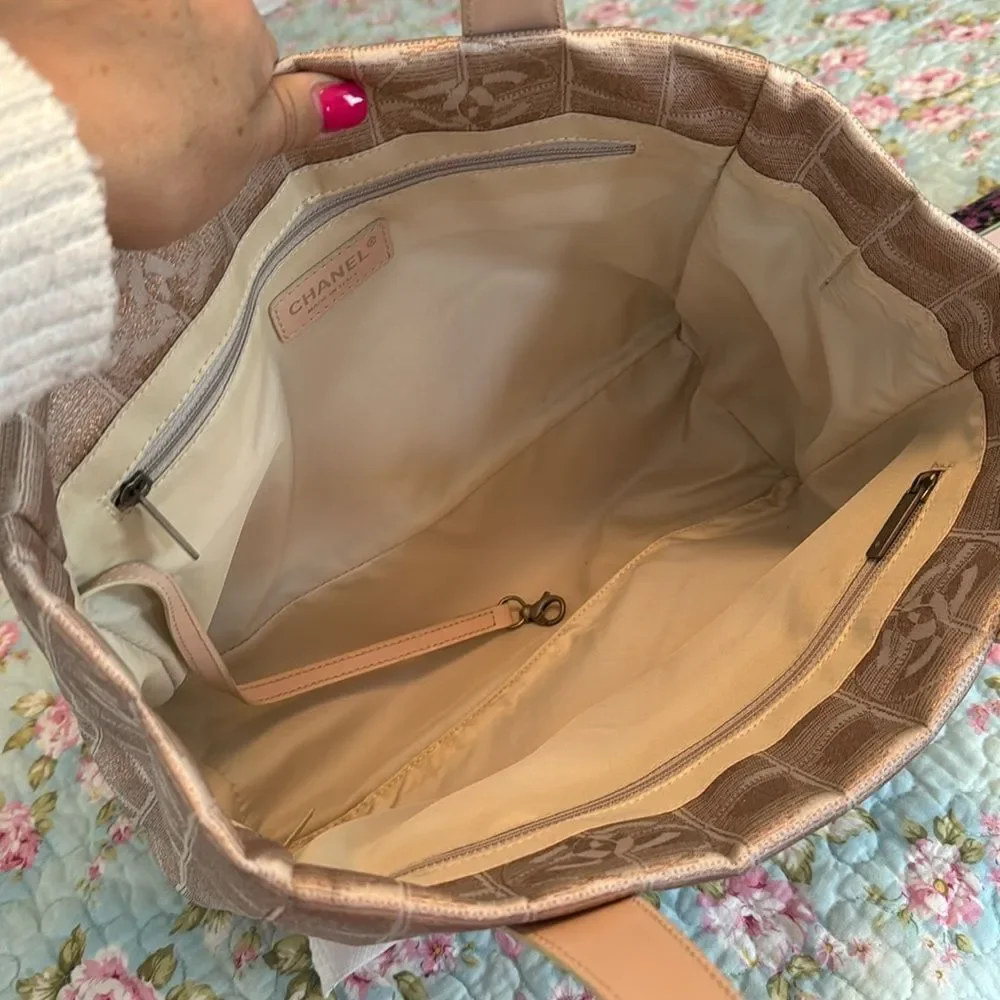 Authentic! *VTG* CHANEL Metallic Sheen Small Travel Ligne Shopper Tote